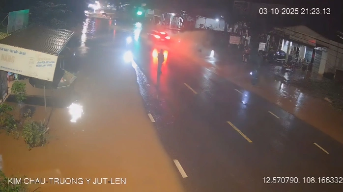 Người phụ nữ lái xe chạy tốc độ cao, tông Chủ tịch xã đang điều tiết giao thông tử vong